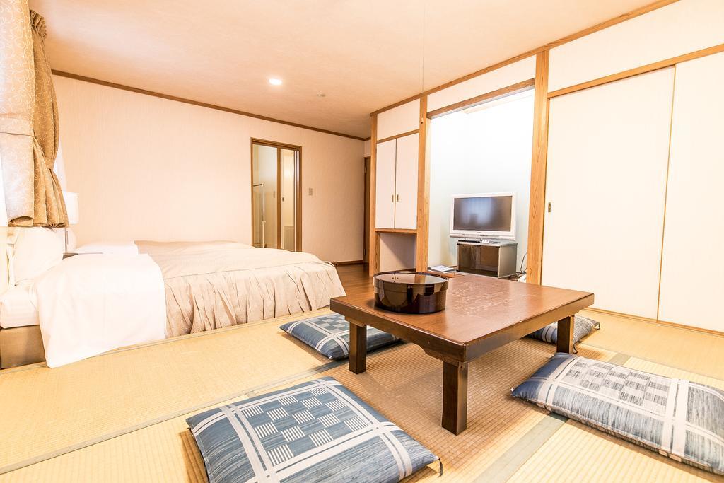 Petit Hotel Enchante Hakuba Bagian luar foto