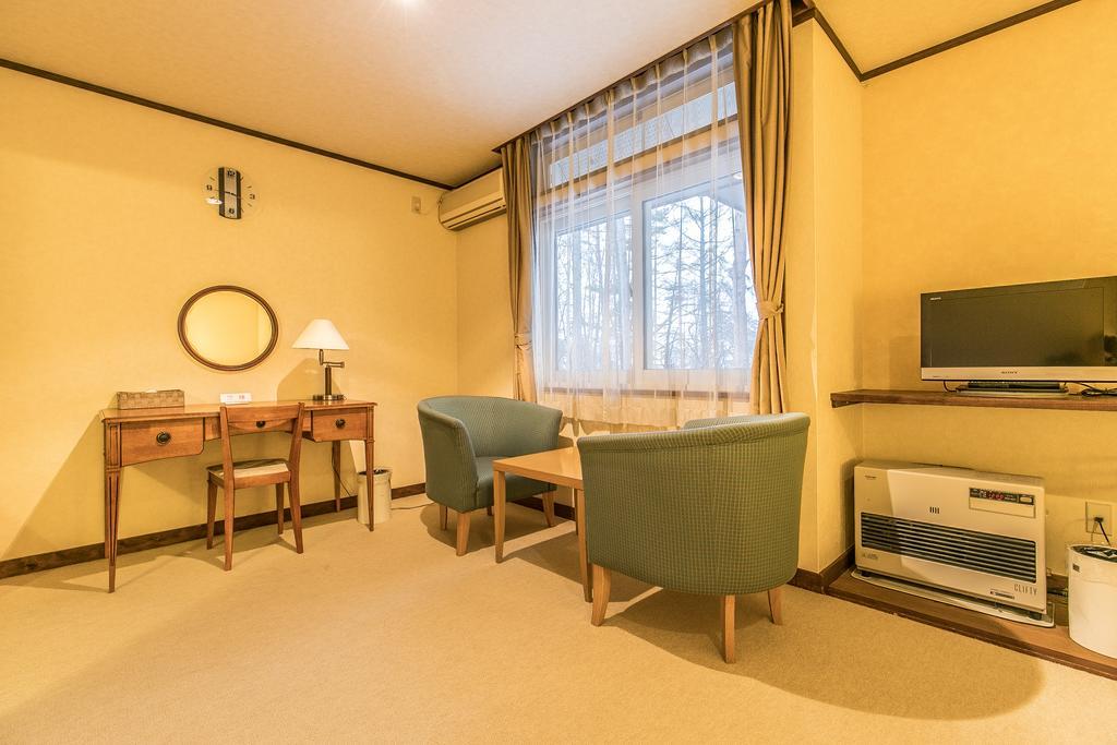 Petit Hotel Enchante Hakuba Bagian luar foto