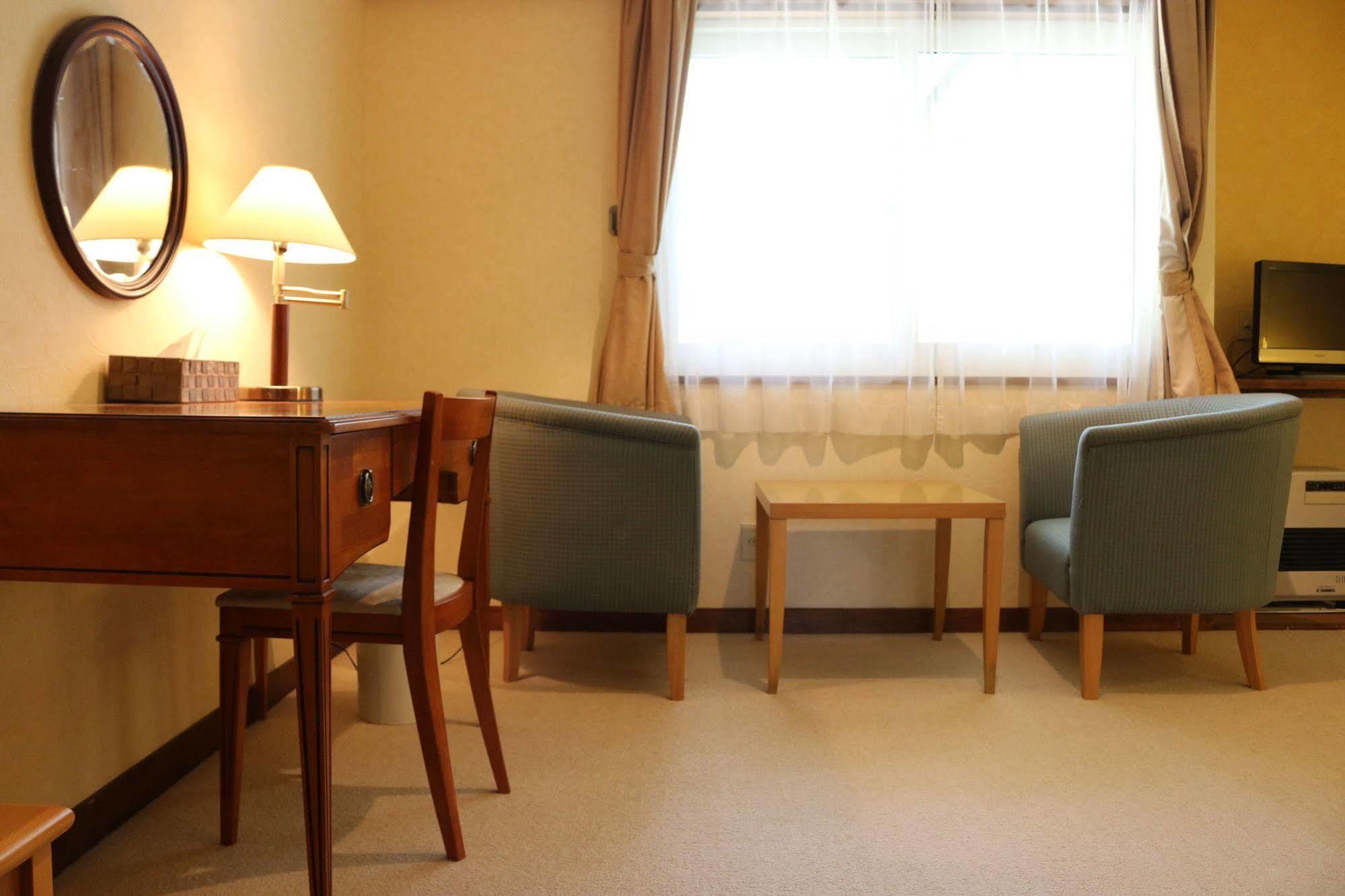 Petit Hotel Enchante Hakuba Bagian luar foto