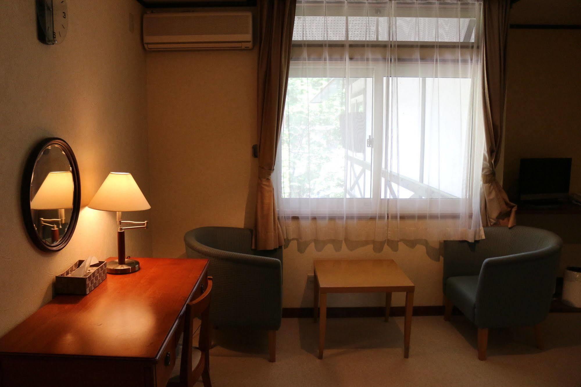 Petit Hotel Enchante Hakuba Bagian luar foto